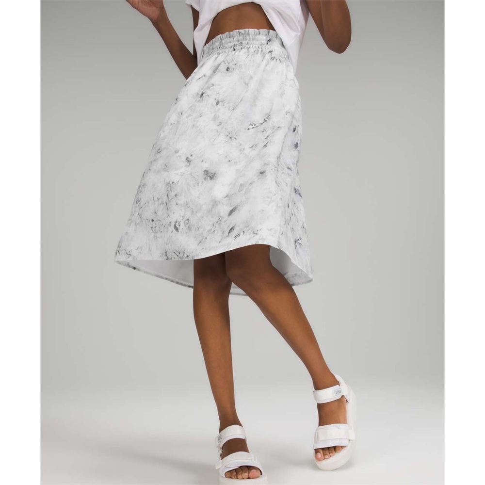 Lululemon Lightweight Pull-On Super-High Rise Midi Skirt